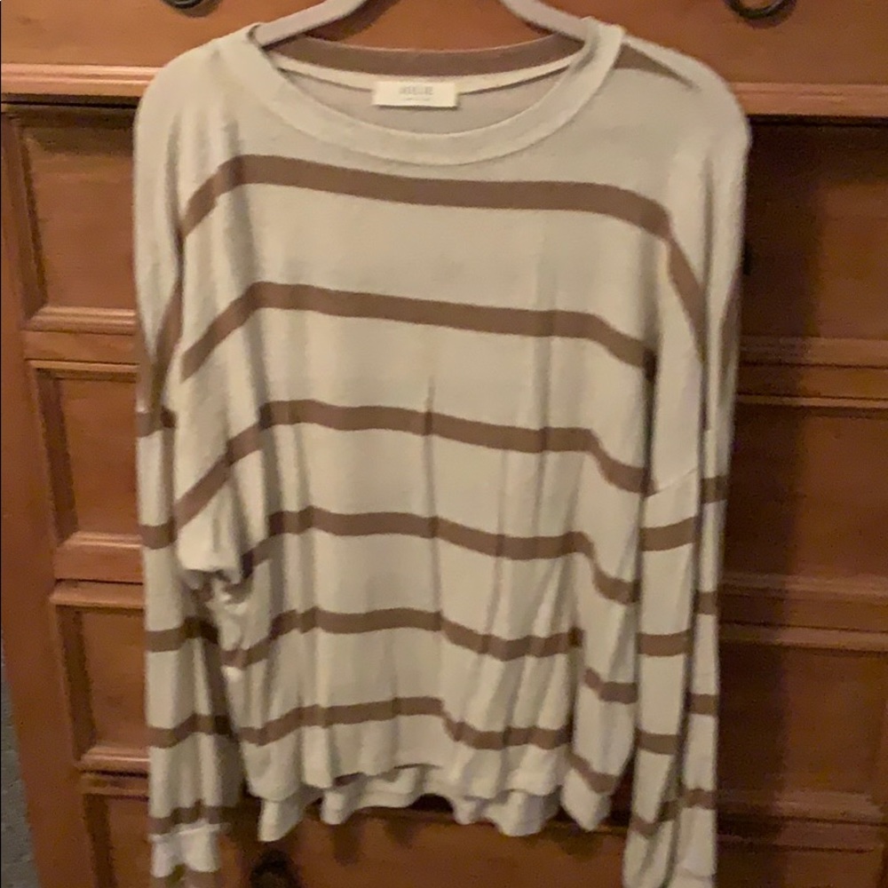 Light weight long sleeved shirt